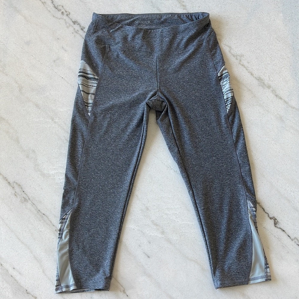 •DANSKIN• Gray Capri Leggings